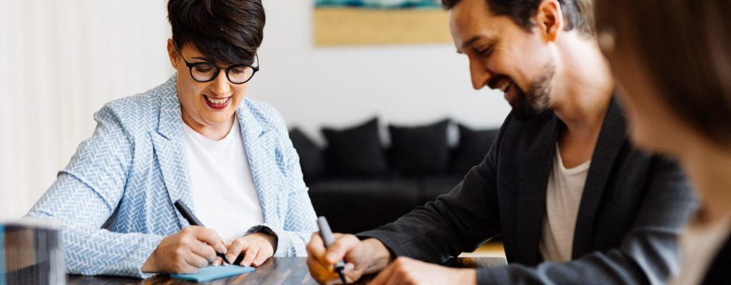 Nicole Bode-Jung in einer Beratungssituation